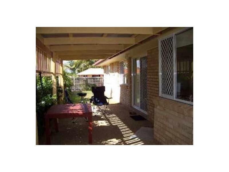 54 Moolyyir Street, Urangan QLD 4655