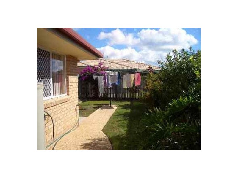 54 Moolyyir Street, Urangan QLD 4655
