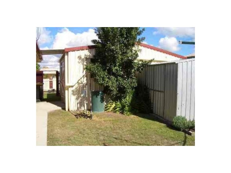 54 Moolyyir Street, Urangan QLD 4655