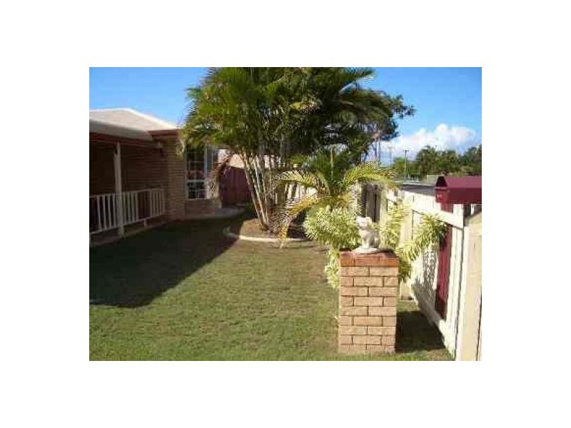 54 Moolyyir Street, Urangan QLD 4655