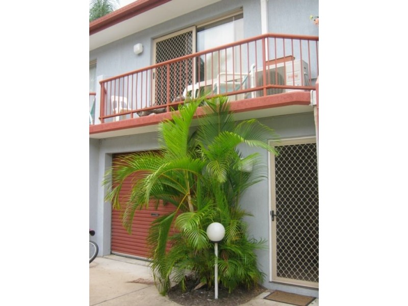13/4 Pilot Street, Urangan QLD 4655