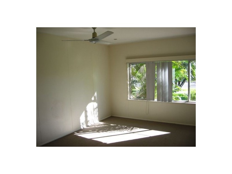 4 Tooth Street, Pialba QLD 4655