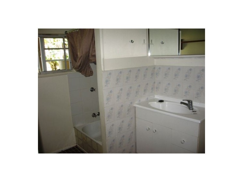 4 Tooth Street, Pialba QLD 4655