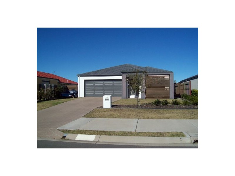 34 Endeavour Way, Eli Waters QLD 4655