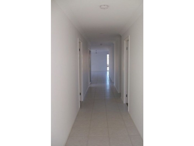 34 Endeavour Way, Eli Waters QLD 4655