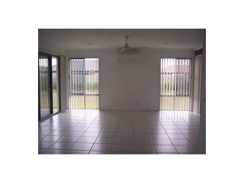 34 Endeavour Way, Eli Waters QLD 4655