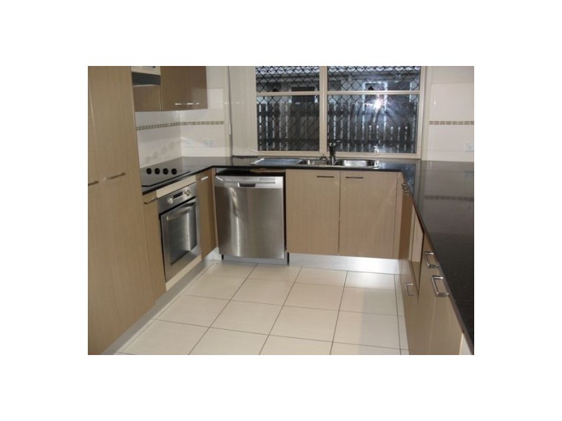 23 Earl St Vincent Cct, Eli Waters QLD 4655