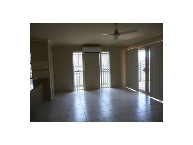 23 Earl St Vincent Cct, Eli Waters QLD 4655