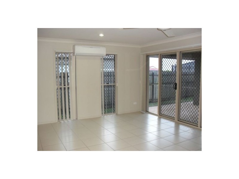 23 Earl St Vincent Cct, Eli Waters QLD 4655