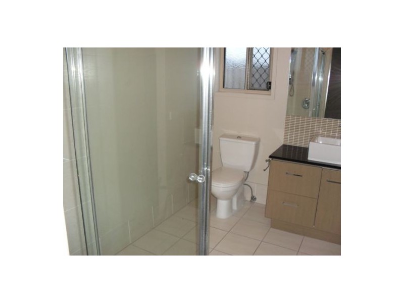 23 Earl St Vincent Cct, Eli Waters QLD 4655