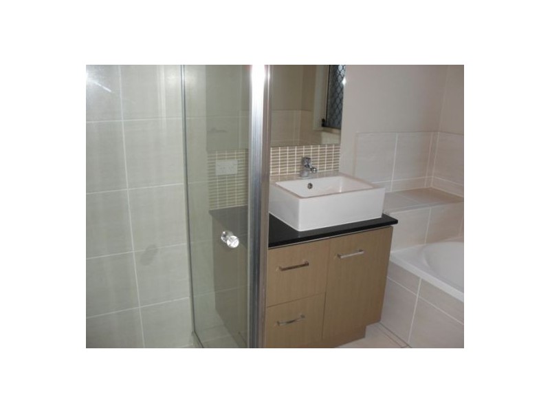 23 Earl St Vincent Cct, Eli Waters QLD 4655