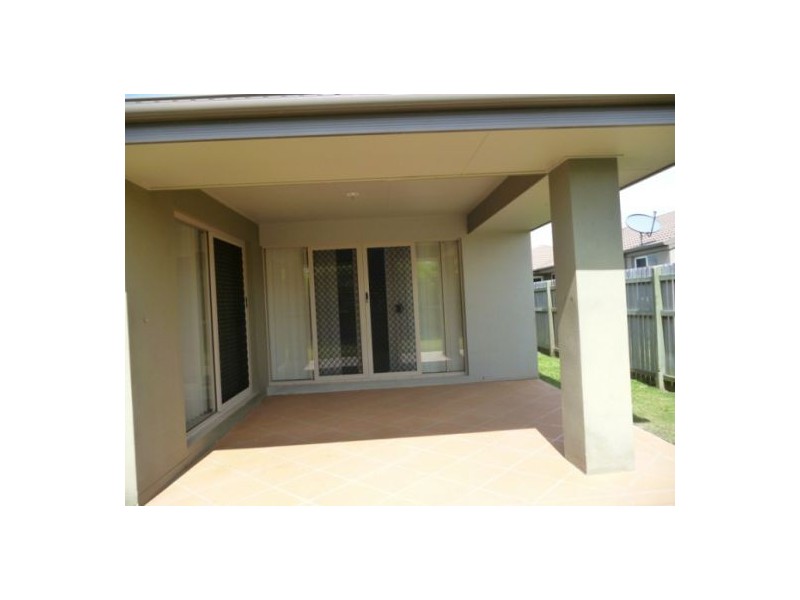 23 Earl St Vincent Cct, Eli Waters QLD 4655