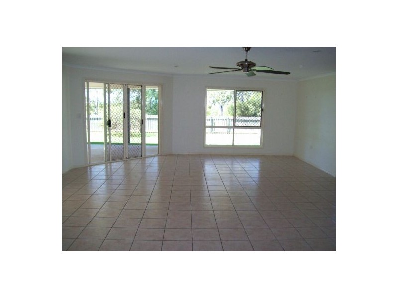 40 Foreshore Drive, Urangan QLD 4655