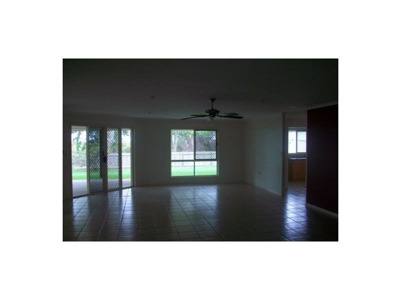 40 Foreshore Drive, Urangan QLD 4655