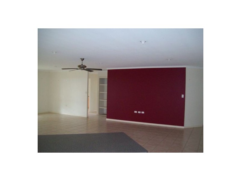 40 Foreshore Drive, Urangan QLD 4655