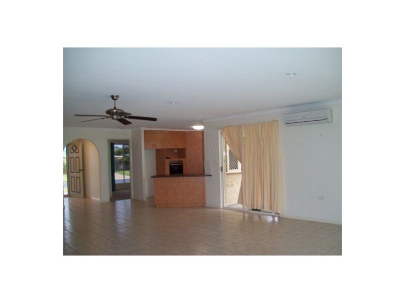 40 Foreshore Drive, Urangan QLD 4655