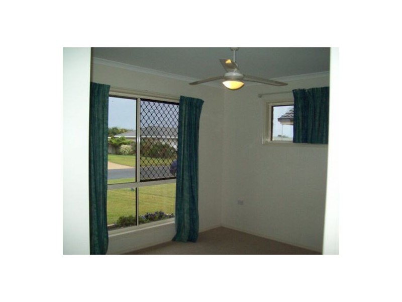 40 Foreshore Drive, Urangan QLD 4655