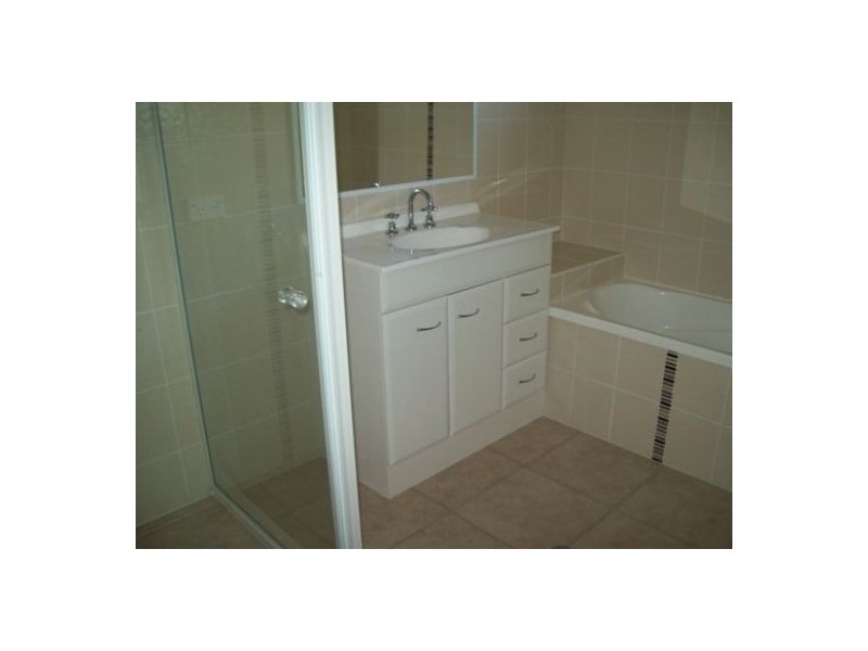 12 Earl St Vincent Court, Eli Waters QLD 4655