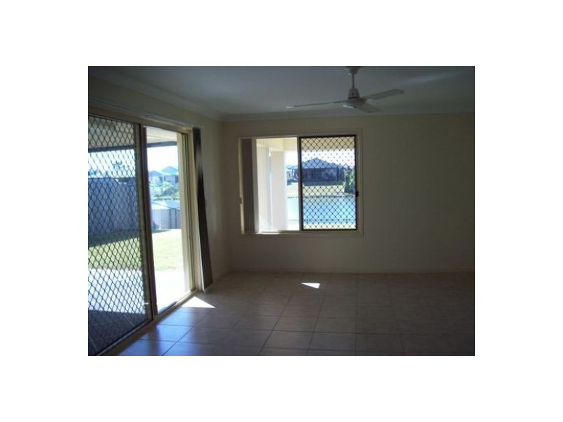 12 Earl St Vincent Cct, Hervey Bay QLD 4655