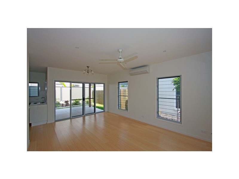 7/541 Esplanade, Urangan QLD 4655