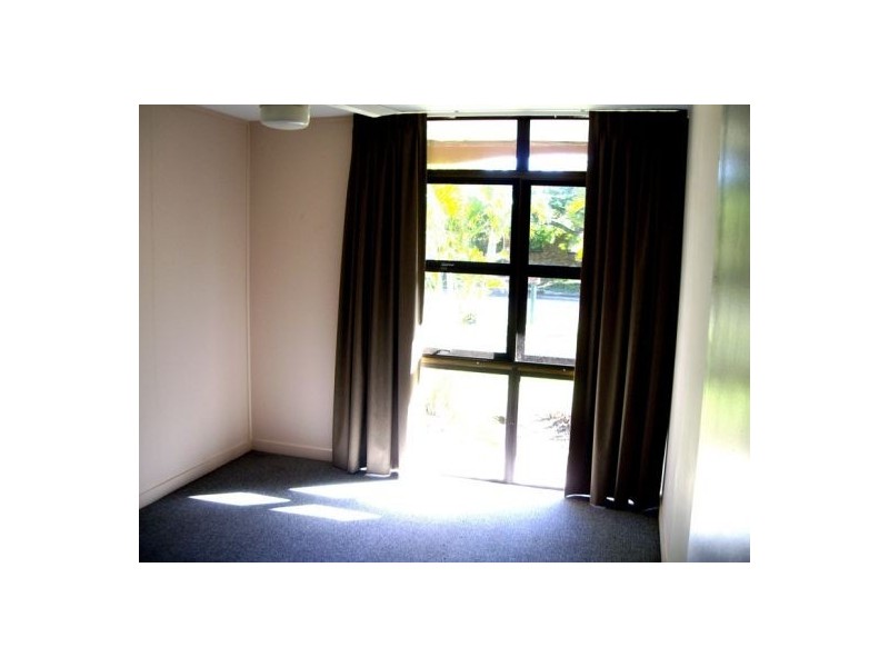 17B Hibiscus Street, Urangan QLD 4655