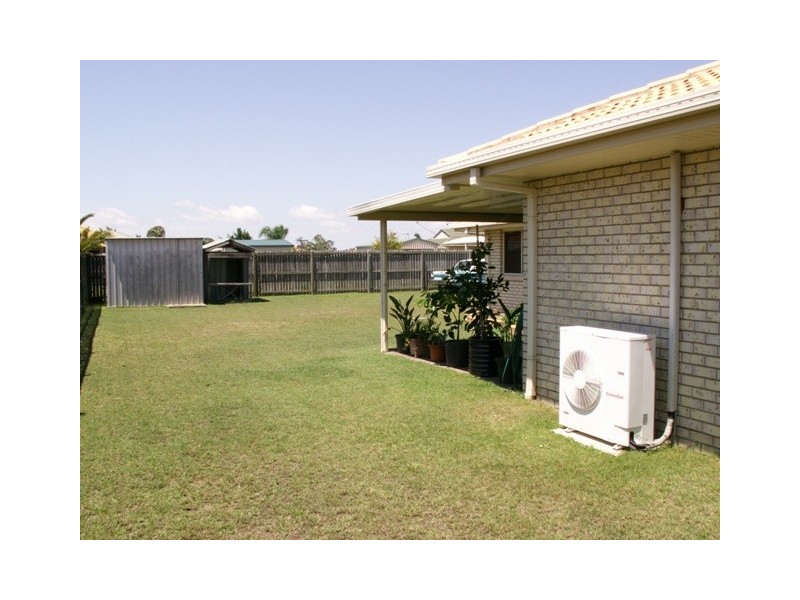 38 Kookaburra Dr, Eli Waters QLD 4655