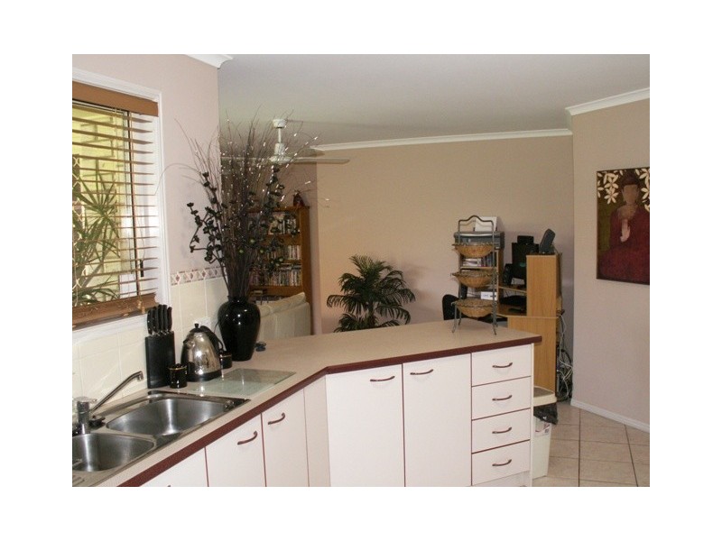 38 Kookaburra Dr, Eli Waters QLD 4655