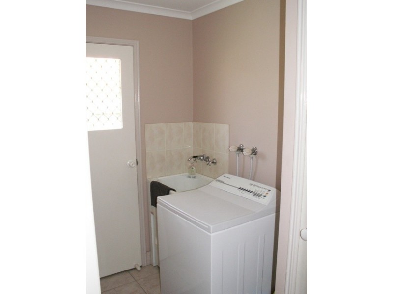 38 Kookaburra Dr, Eli Waters QLD 4655