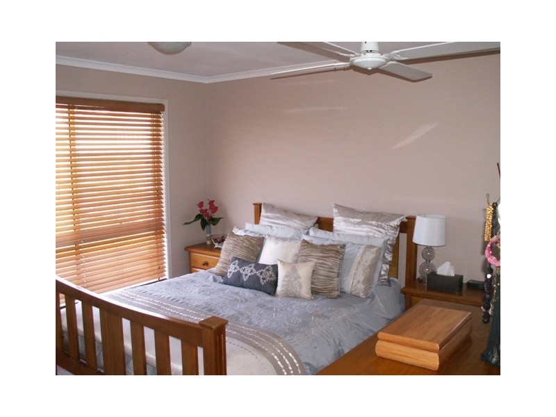 38 Kookaburra Dr, Eli Waters QLD 4655