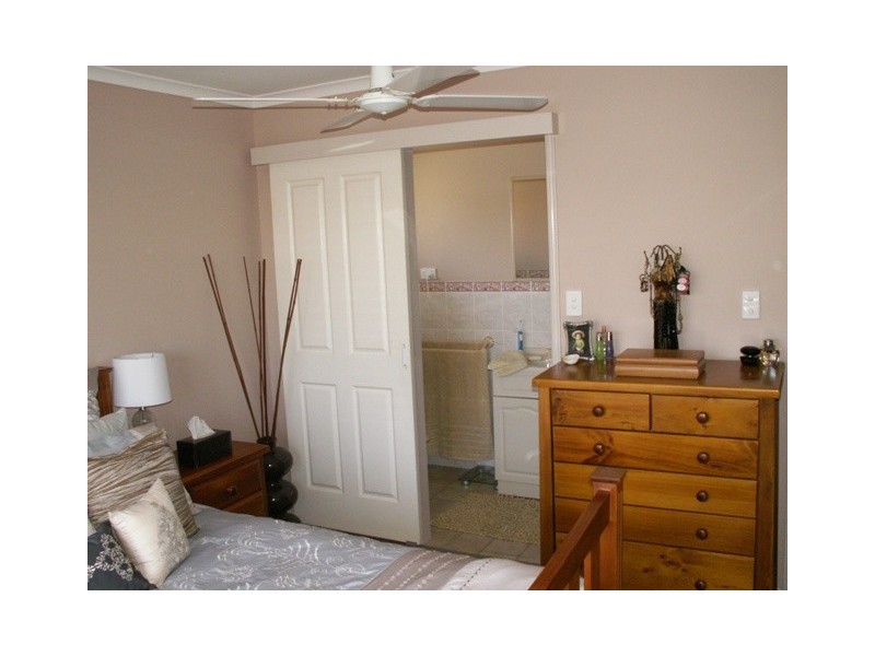 38 Kookaburra Dr, Eli Waters QLD 4655