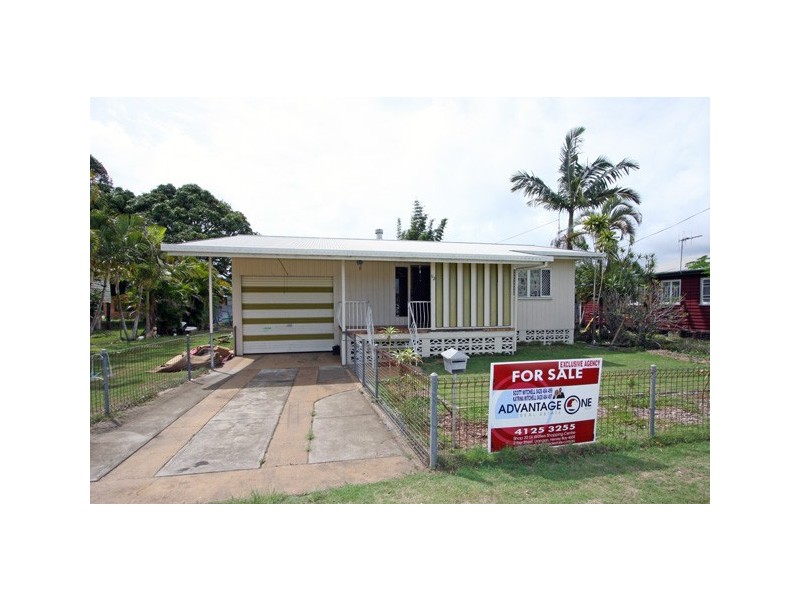 12  Pilot St, Urangan QLD 4655