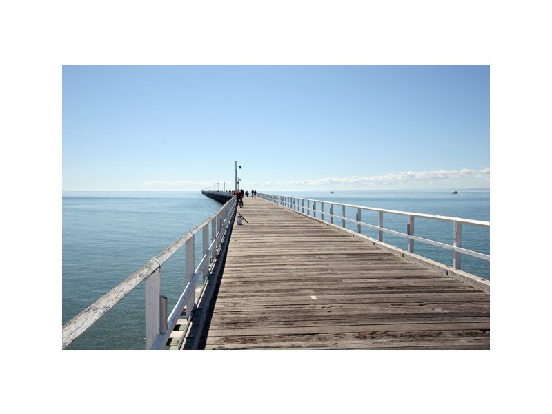 12  Pilot St, Urangan QLD 4655