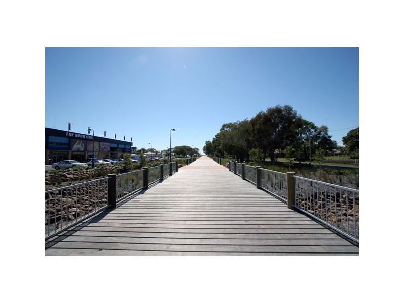 12  Pilot St, Urangan QLD 4655