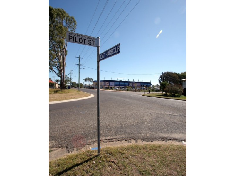 12  Pilot St, Urangan QLD 4655