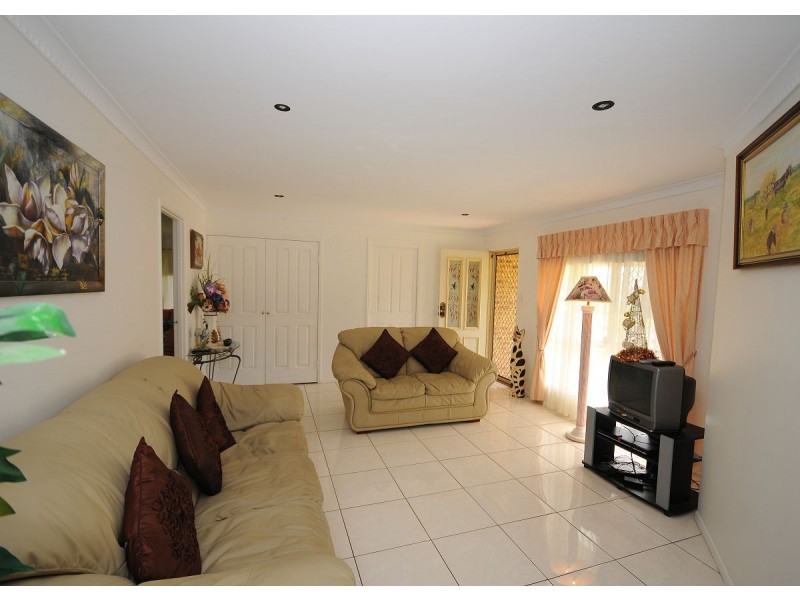 9 Caswell Court, Torquay QLD 4655