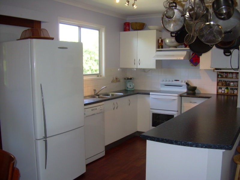 32 Banksia Street, Point Vernon QLD 4655