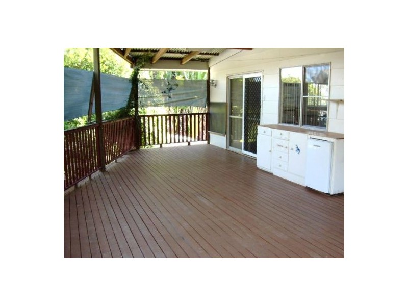 32 Banksia Street, Point Vernon QLD 4655