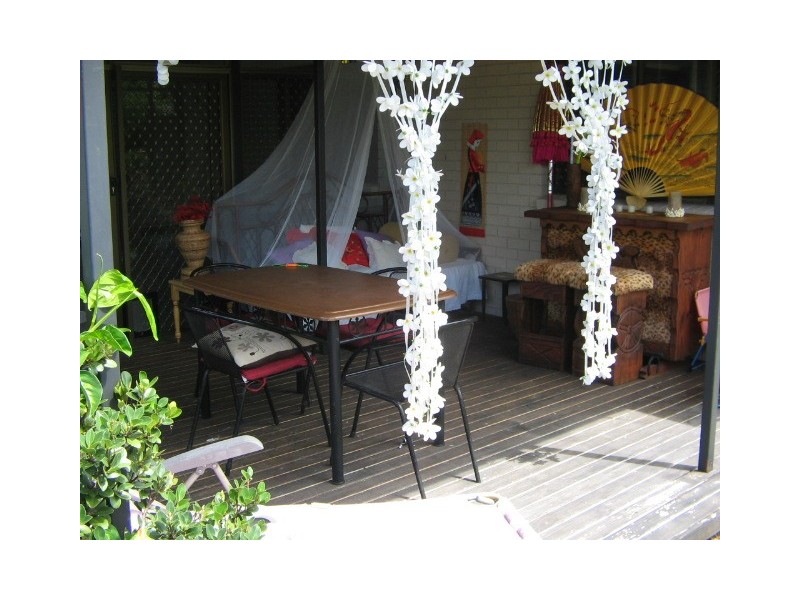 25 Cooloola Crescent, Urangan QLD 4655