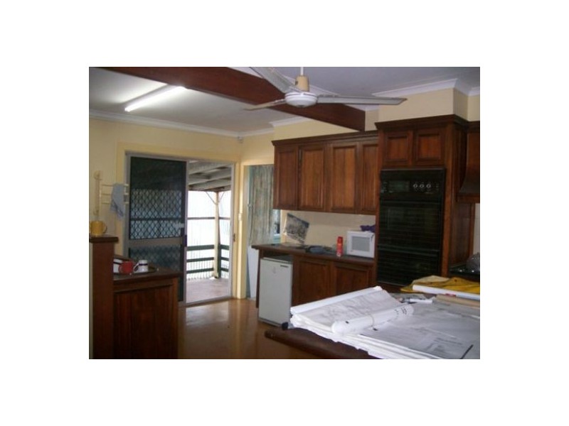 572 The Esplanade, Urangan QLD 4655