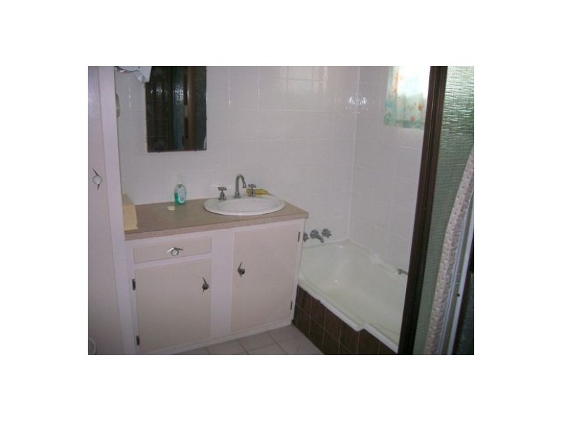 572 The Esplanade, Urangan QLD 4655