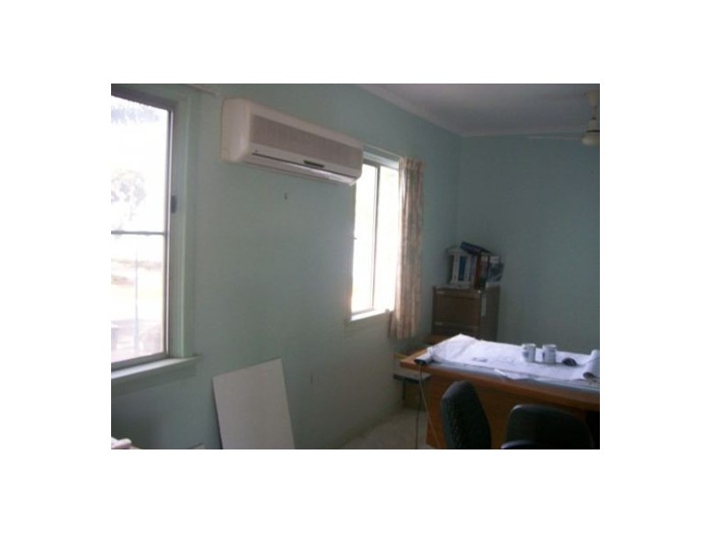 572 The Esplanade, Urangan QLD 4655