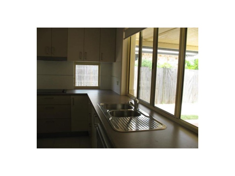 1 CUMBERLAND CRT, Point Vernon QLD 4655