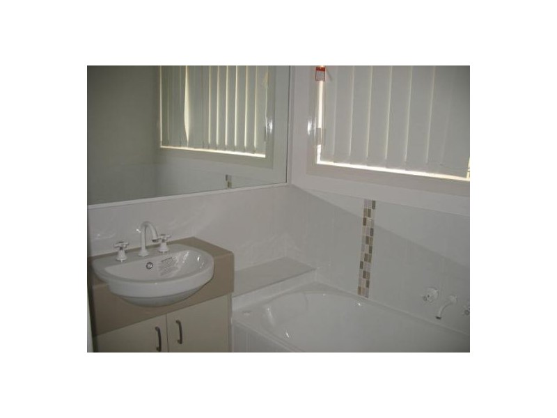 1 CUMBERLAND CRT, Point Vernon QLD 4655