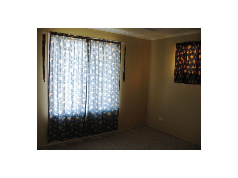 8 Patrick Street, Point Vernon QLD 4655