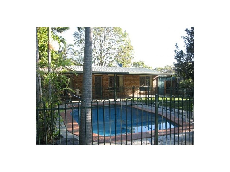 228 Dayman Street, Urangan QLD 4655