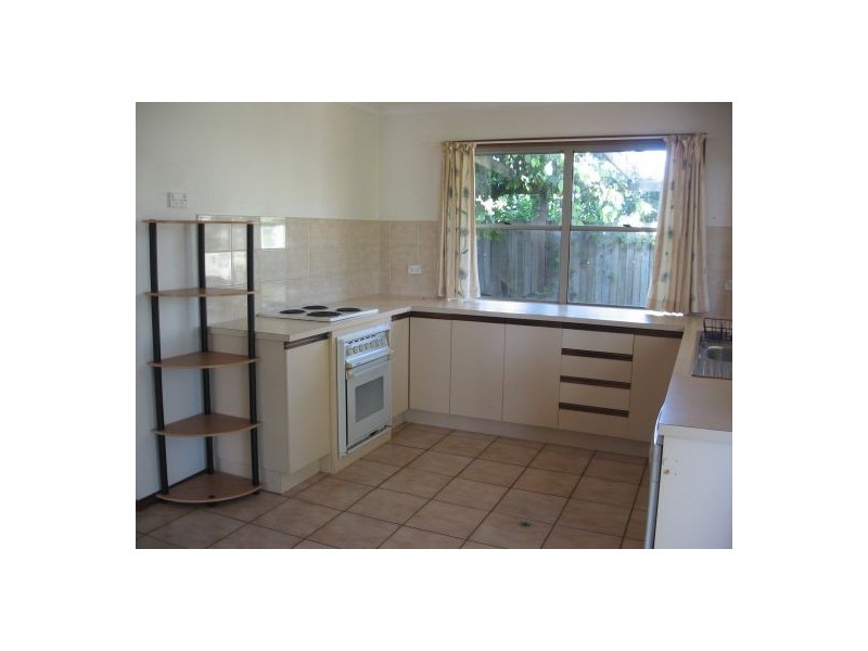 228 Dayman Street, Urangan QLD 4655