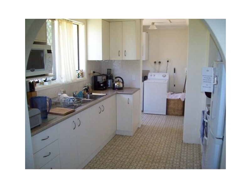 35 William Street, Urangan QLD 4655