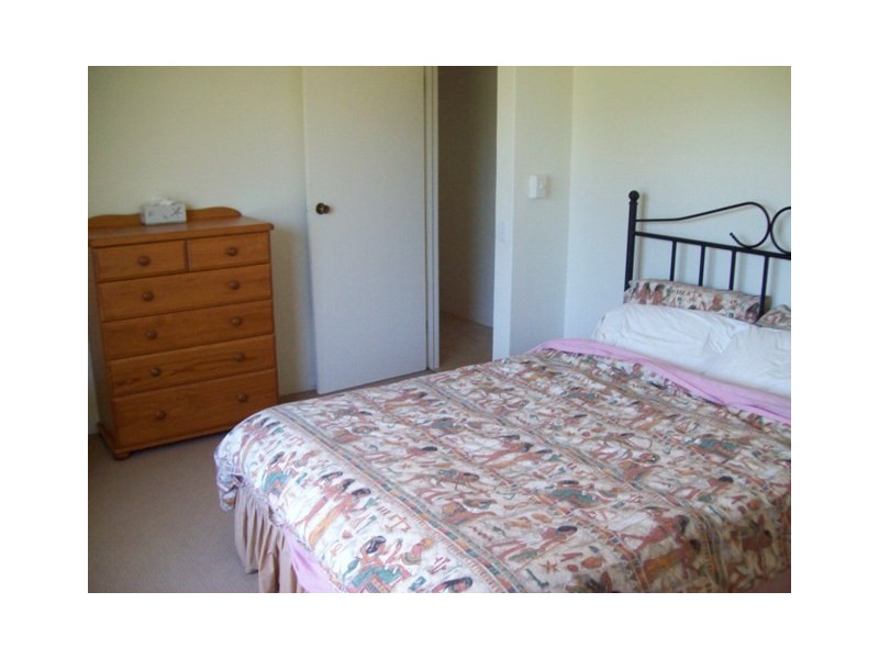 35 William Street, Urangan QLD 4655