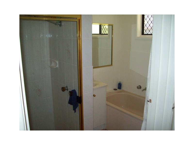 35 William Street, Urangan QLD 4655