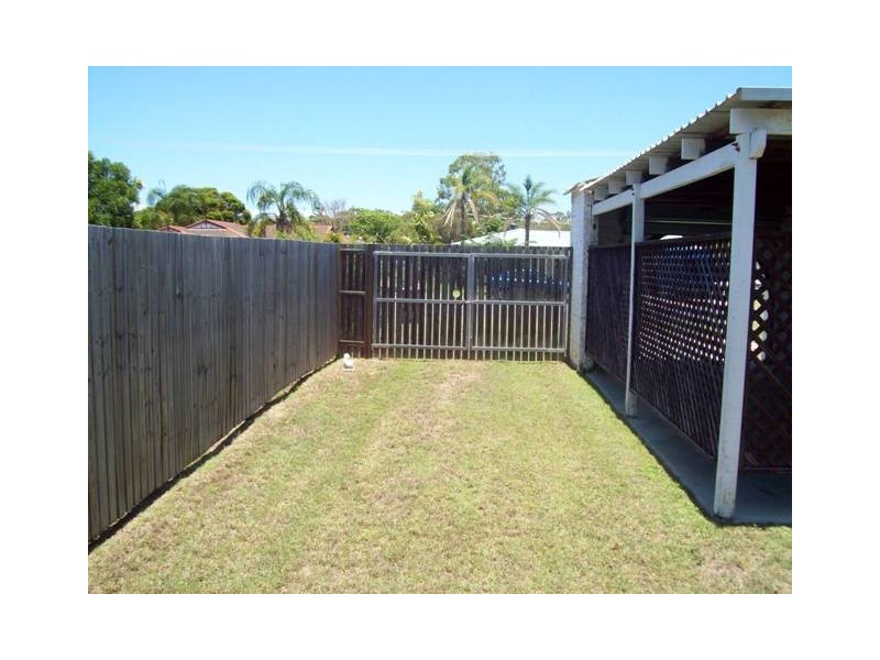 35 William Street, Urangan QLD 4655